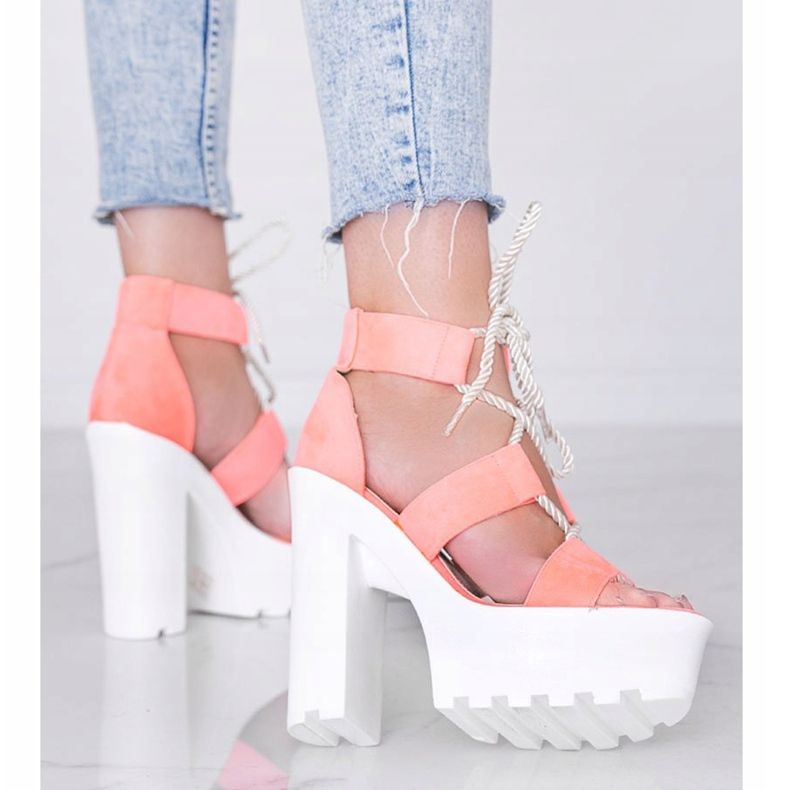 Sandálias rosa em uma plataforma grossa Hera 1