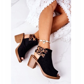 Sandálias de camurça em um bar Lu Boo Black Leopard castanho preto 1