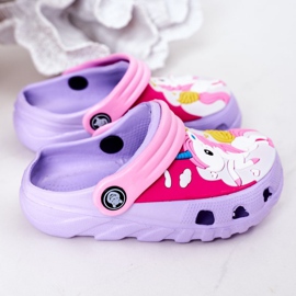 Chinelos de espuma infantil crocs rosa violeta Oscar tolet 1