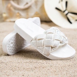 Groto Gogo Chinelos têxteis com cristais branco 1 Groto Gogo Chinelos têxteis com cristais branco 1