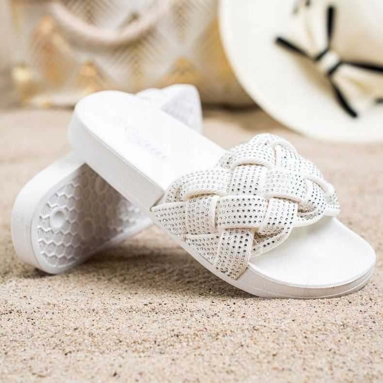 Groto Gogo Chinelos têxteis com cristais branco 1 Groto Gogo Chinelos têxteis com cristais branco 1