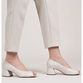 Marco Shoes Sapatilhas de couro bege 1576P com salto estável 1