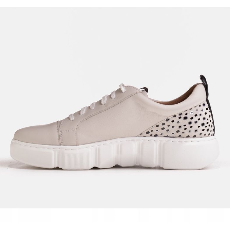 Marco Shoes Tênis bege com o logotipo Marco no calcanhar 1