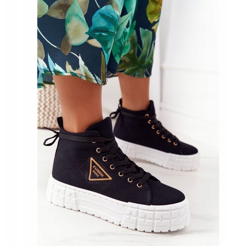 Tênis alto feminino em uma plataforma negra de Manhattan preto 1