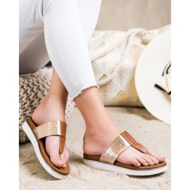 Cm Paris Chinelos confortáveis ​​de couro ecológico castanho dourado 1