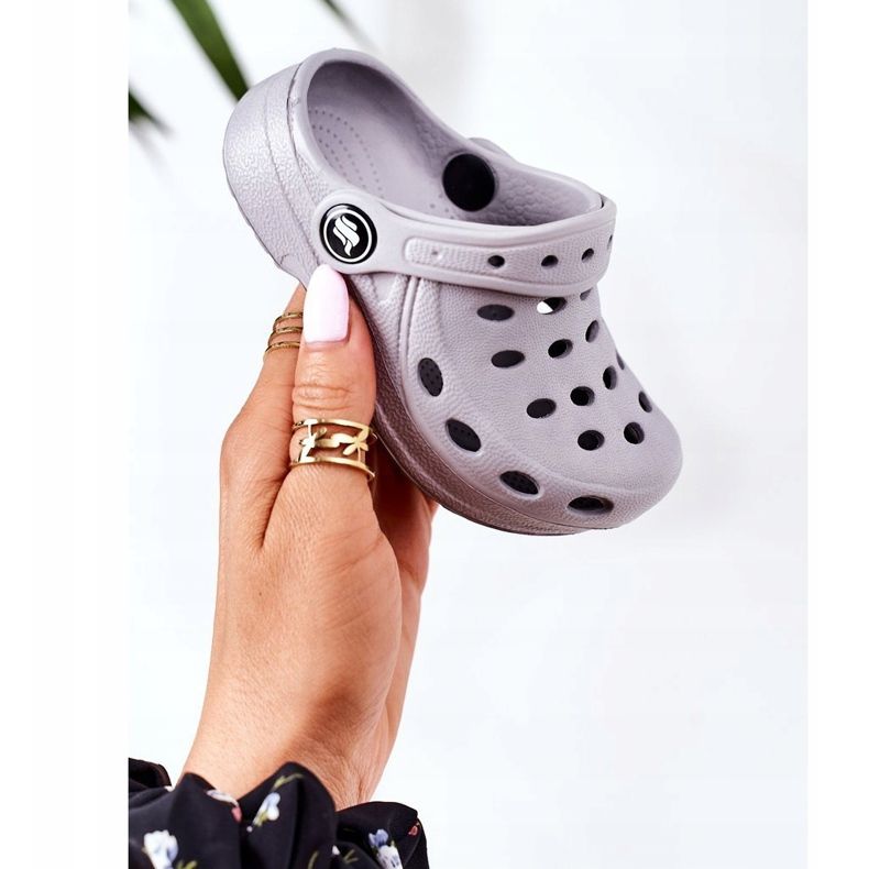 Chinelos infantis de espuma Kroks Gray Lucas cinza 2 Chinelos infantis de espuma Kroks Gray Lucas cinza 2