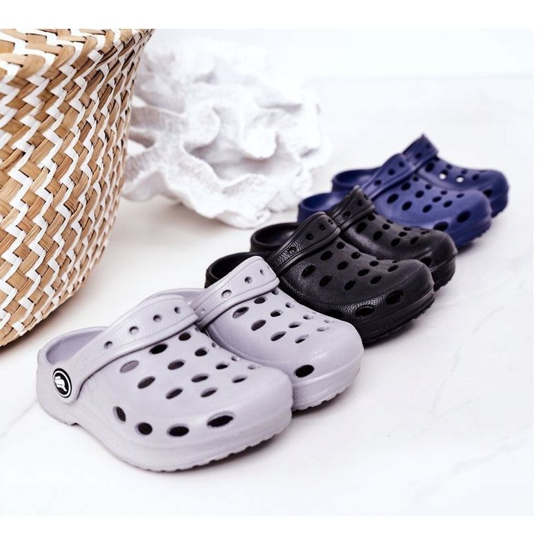 Chinelos infantis de espuma Crocs Black Lucas preto 2