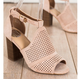 SHELOVET Sandálias Openwork Embutidas bege 1