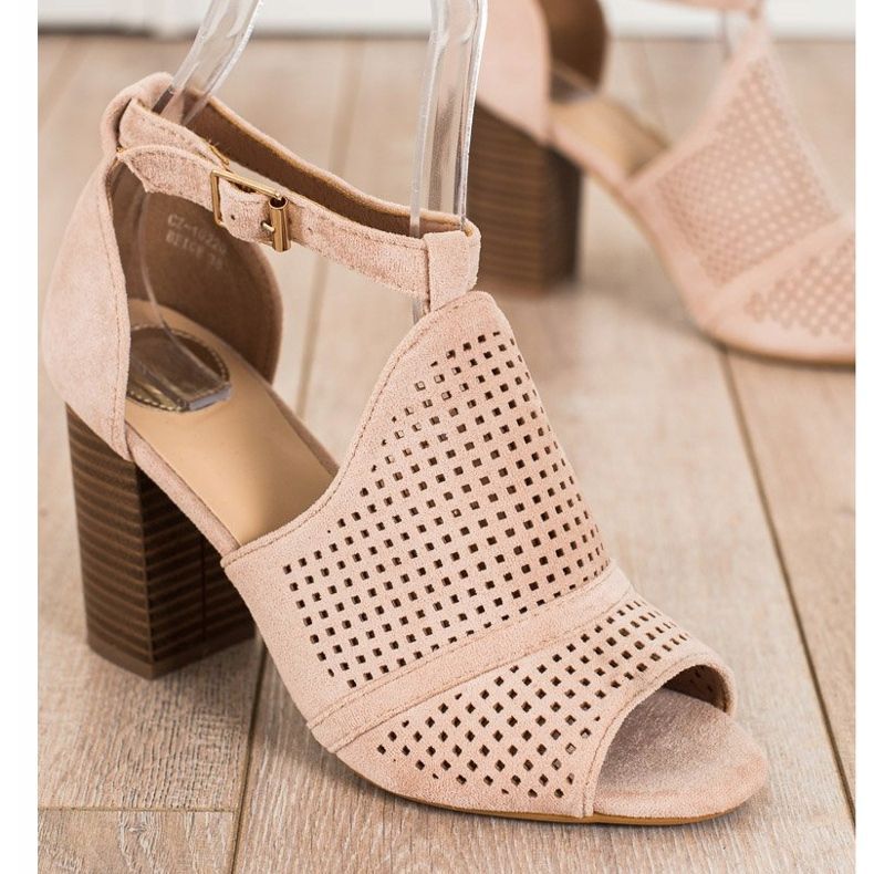 SHELOVET Sandálias Openwork Embutidas bege 1