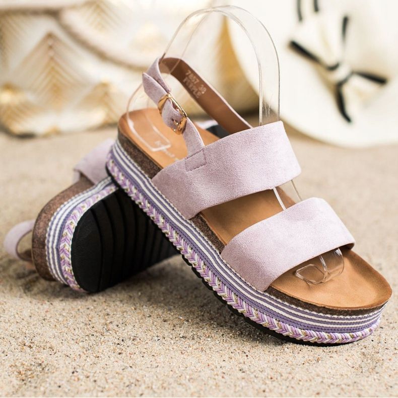 Ideal Shoes Sandálias de camurça na plataforma roxo 1
