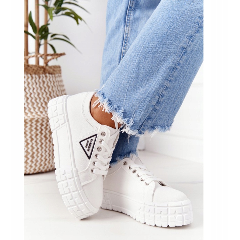 Tênis feminino branco grande vida na cidade 1