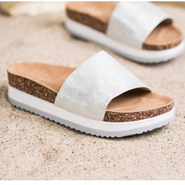 Kayla Chinelos na plataforma prata 1