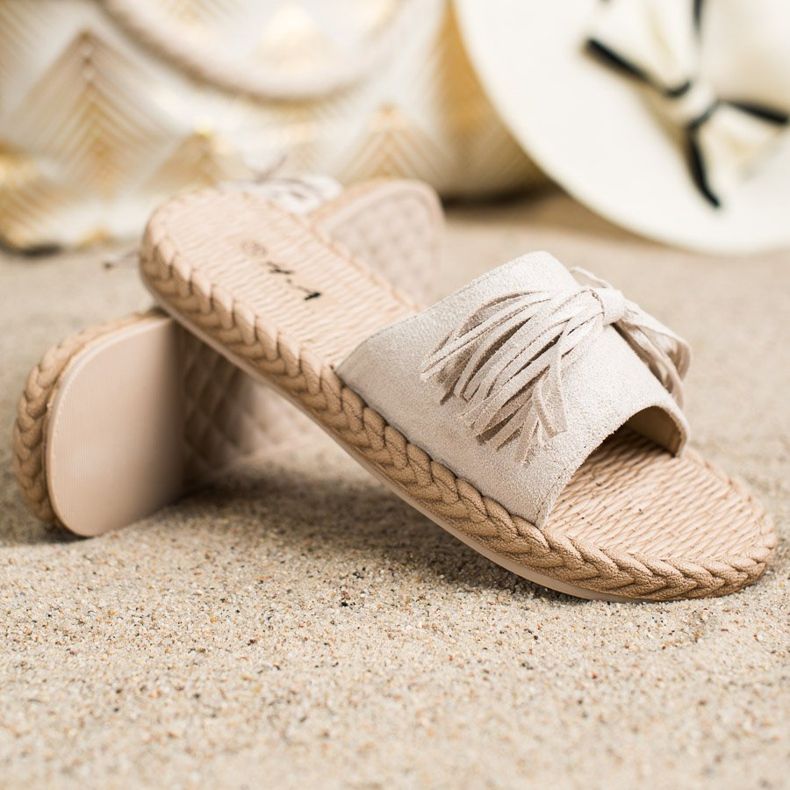 SHELOVET Chinelos com franjas bege 1 SHELOVET Chinelos com franjas bege 1