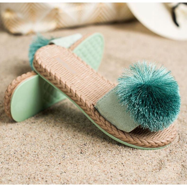 Bestelle Chinelos com pompom verde 1 Bestelle Chinelos com pompom verde 1