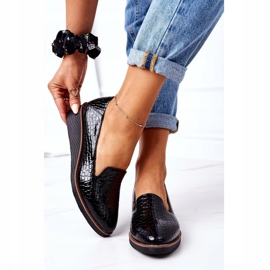 Sapatos lacados em cunha Vinceza 10675 preto 2