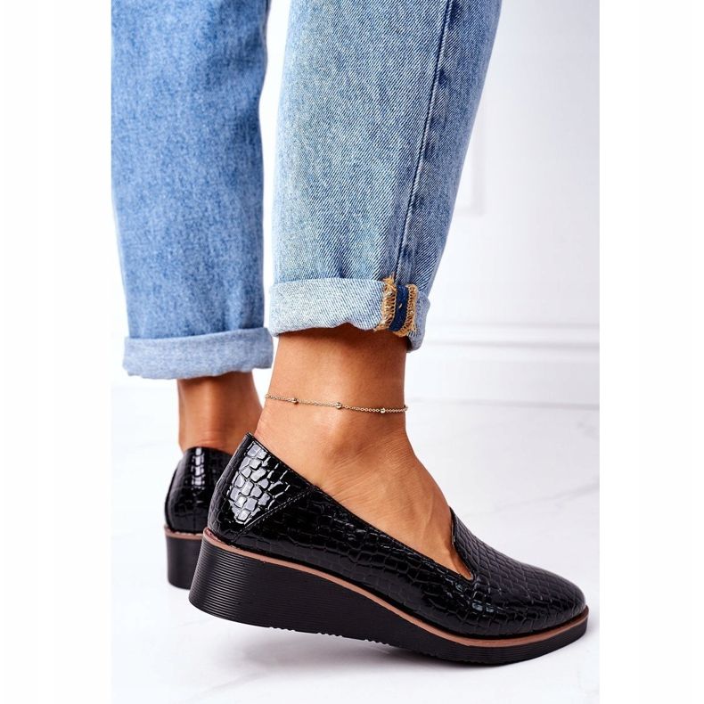 Sapatos lacados em cunha Vinceza 10675 preto 1