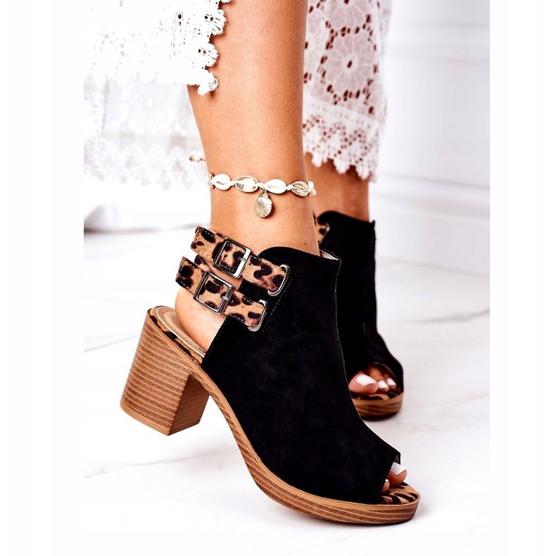 Sandálias de camurça em um bar Lu Boo Black Leopard castanho preto 2