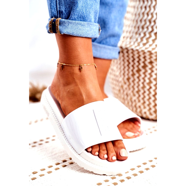 Chinelos femininos Big Star com plataforma branco FF274812 1