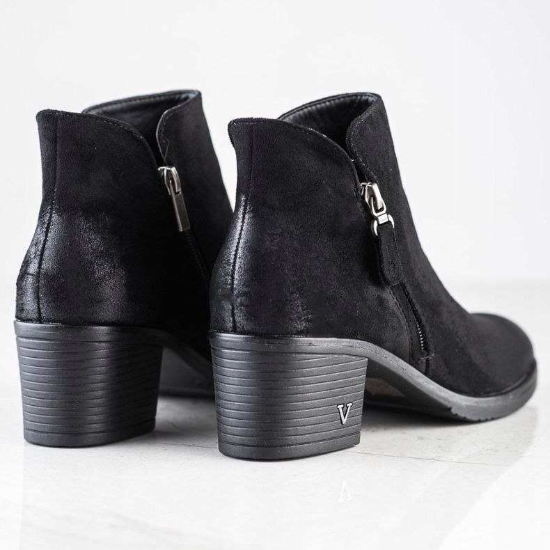 Botas clássicas no post VINCEZA preto 1