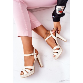 PW1 Sandálias elegantes em um bar bege Anastasia 1