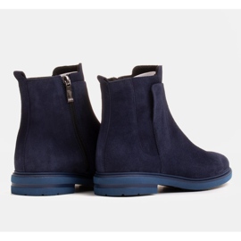 Marco Shoes Botas leves isoladas com fundo plano feito de couro natural azul marinho 2