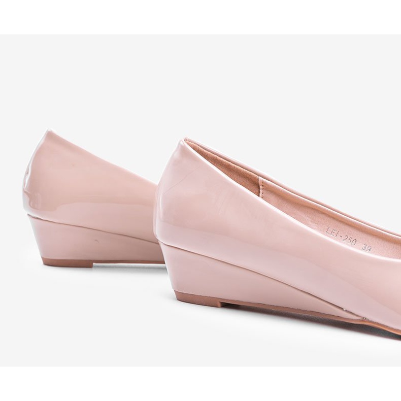 Sapatos bege com salto baixo Chantal 1