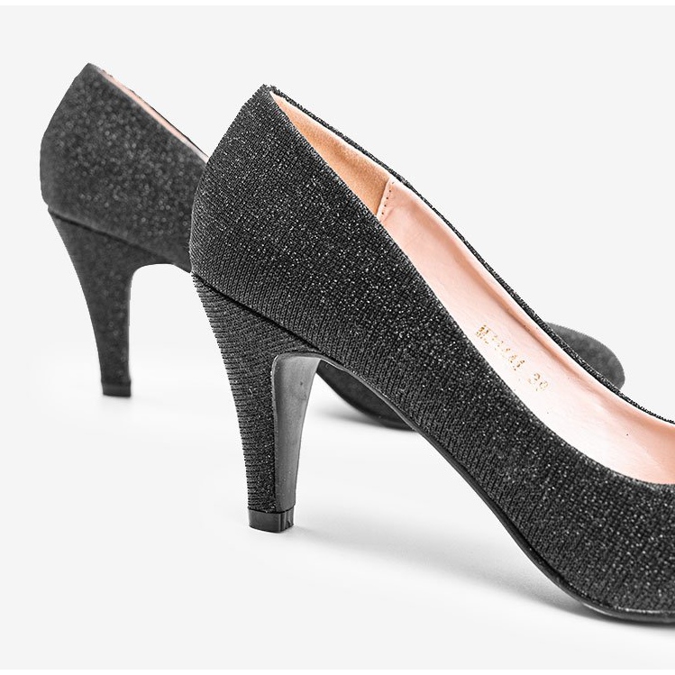 Sapatos pretos brilhantes com salto agulha Zarila 1