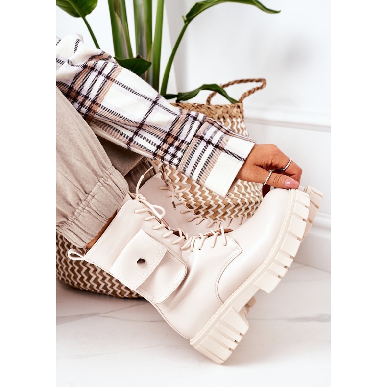 PS1 Trabalhadores isolados com bolso bege incrível 2