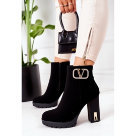 PS1 Botas pretas quentes em um bar maravilhoso preto dourado 2 PS1 Botas pretas quentes em um bar maravilhoso preto dourado 2