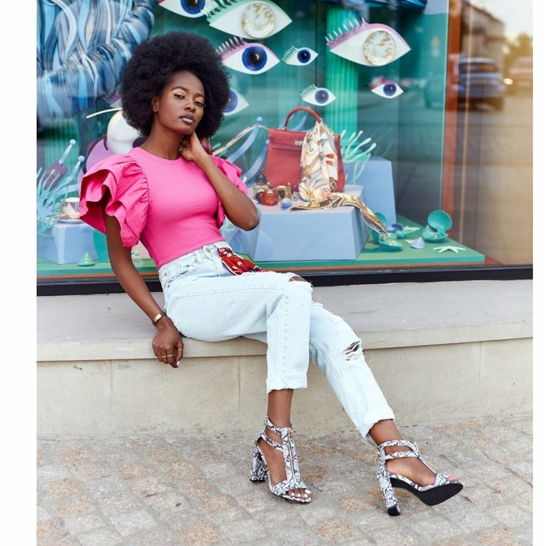 PS1 Sandálias pretas em um bar com uma loucura de padrão de cobra preto cinza 4 PS1 Sandálias pretas em um bar com uma loucura de padrão de cobra preto cinza 4