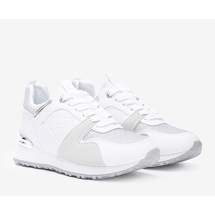 Tênis branco com acessórios Yoisya prata 1