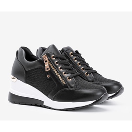 Tênis preto brilhante na cunha The Moment 1