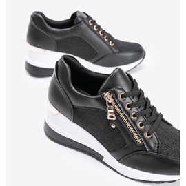 Tênis preto brilhante na cunha The Moment 2