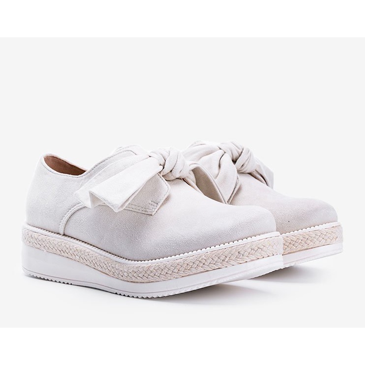 Sapatos bege com sola Sindri grossa 1