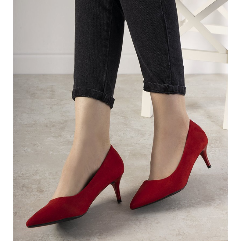 Sapatos vermelhos de salto baixo da Ferri 1