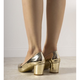 Bombas de ouro no pilar Harye dourado 2 Bombas de ouro no pilar Harye dourado 2