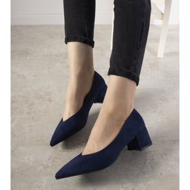 Sapatos azul marinho no posto Floren 2