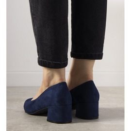 Sapatos azul marinho no posto Floren 1