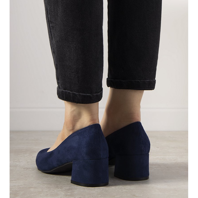 Sapatos azul marinho no posto Floren 1