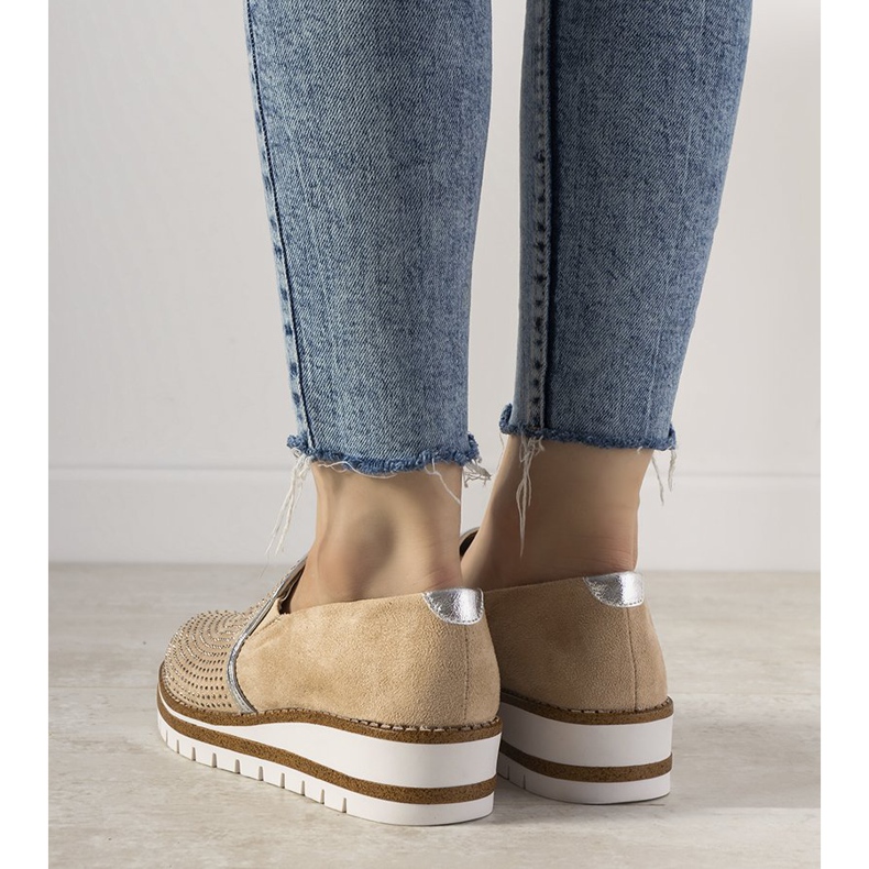 Sapatos prateados deslizantes com tachas GF-FD9 bege 1