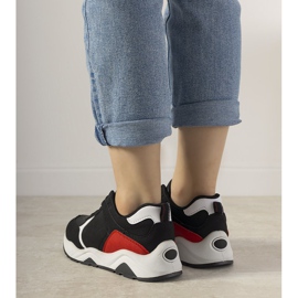 Tênis preto com inserções de treino vermelhas vermelho 2