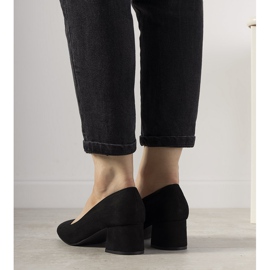 Bombas pretas no posto Sempre preto 2