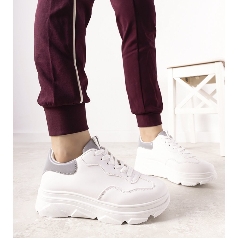 Tênis branco com inserção reflexiva Kaori 1