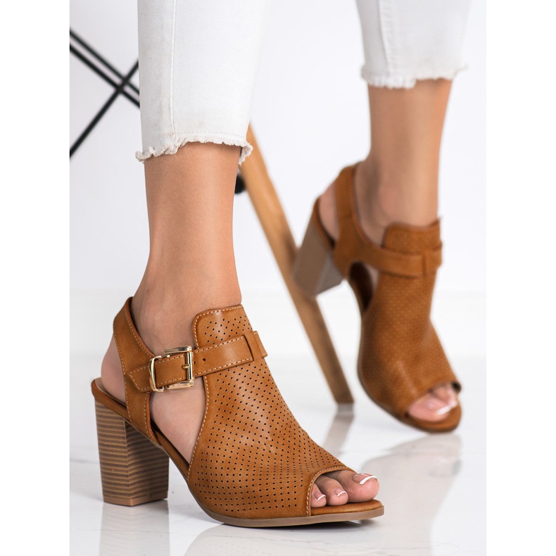 Renda Sandálias construídas com couro ecológico castanho 2 Renda Sandálias construídas com couro ecológico castanho 2