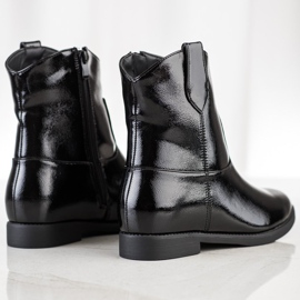 J. Star Cowgirls negras em uma cunha preto 1