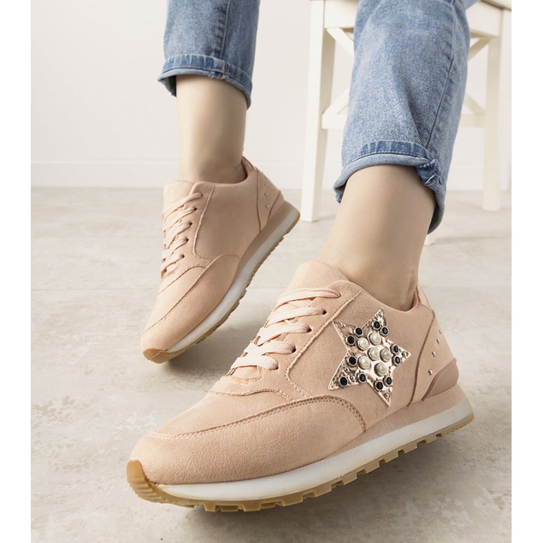 Tênis esportivos rosa decorado com tachas Ruler 1