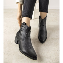 Botas de cowboy pretas com um padrão bordado Mustgrow preto 2 Botas de cowboy pretas com um padrão bordado Mustgrow preto 2