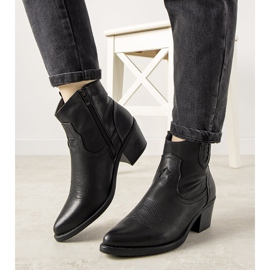 Botas de cowboy pretas com um padrão bordado Mustgrow preto 1