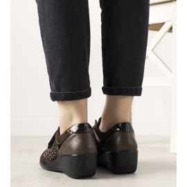 Brogues marrons na cunha Merante castanho 1