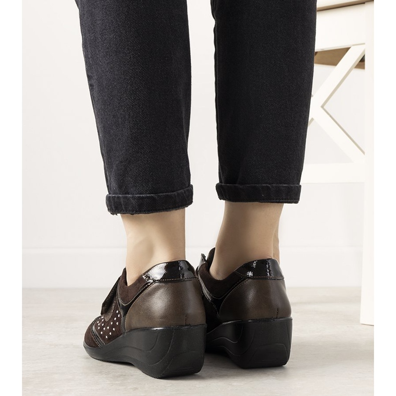 Brogues marrons na cunha Merante castanho 1